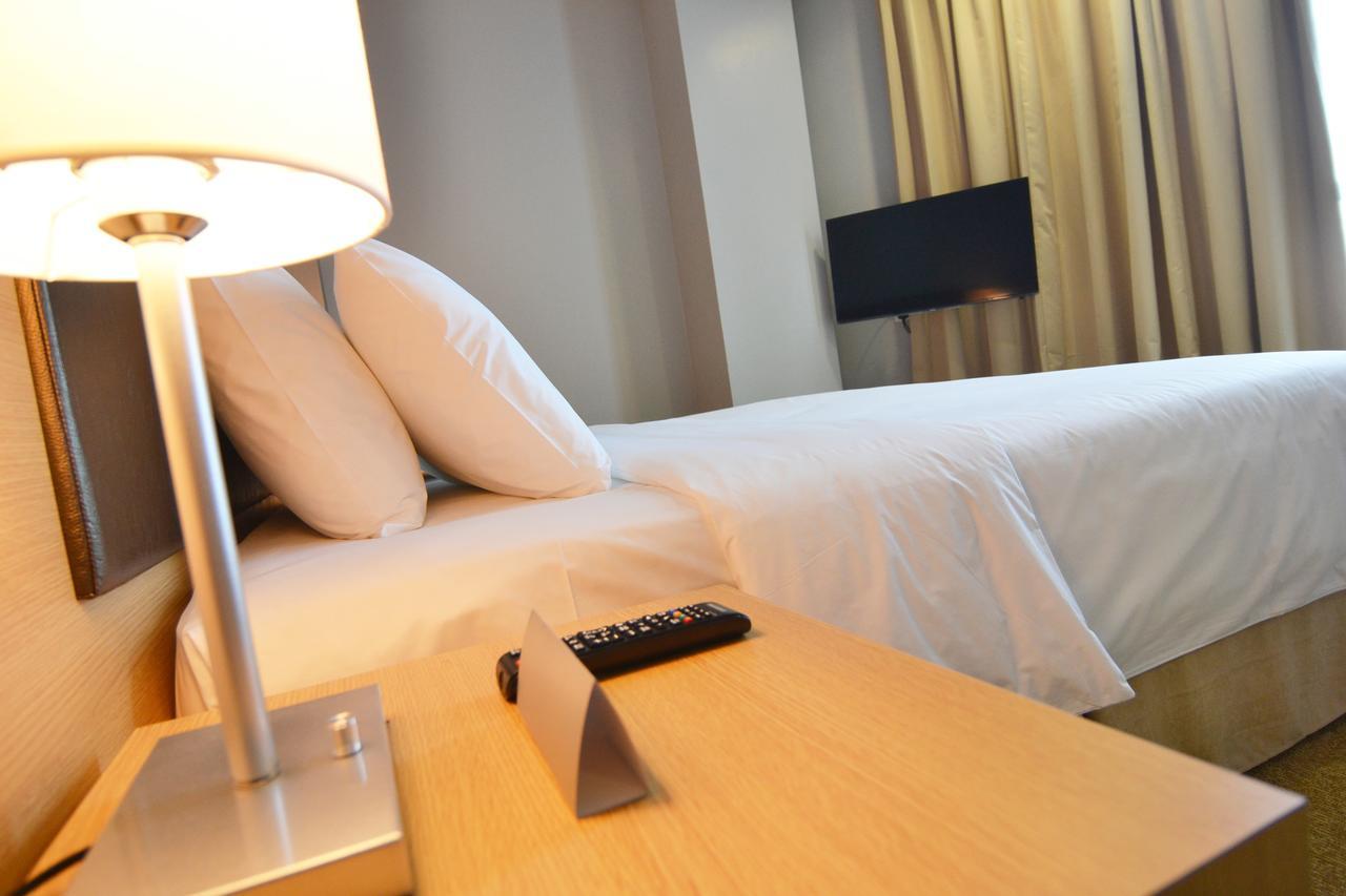 Hotel N°5 Kota Kinabalu Exteriör bild